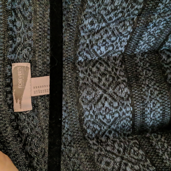 Sweater - Picture 2 of 4